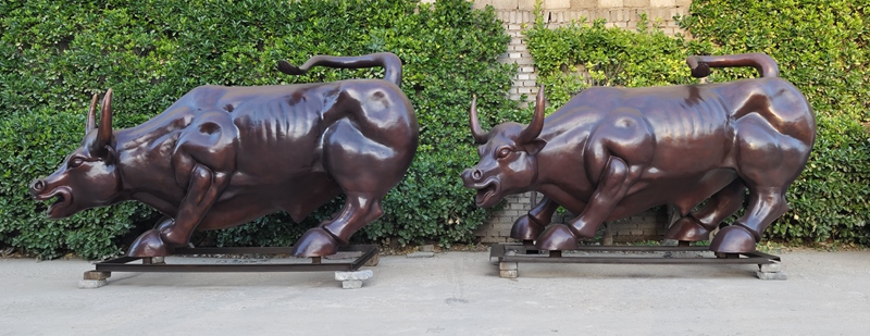 wall street bull statue replica (6)