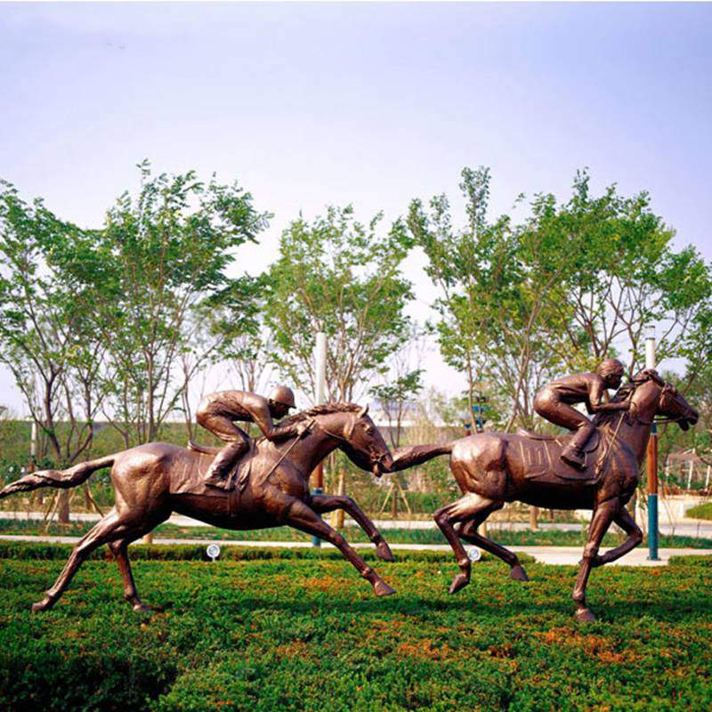 large horse statue outdoor (1)