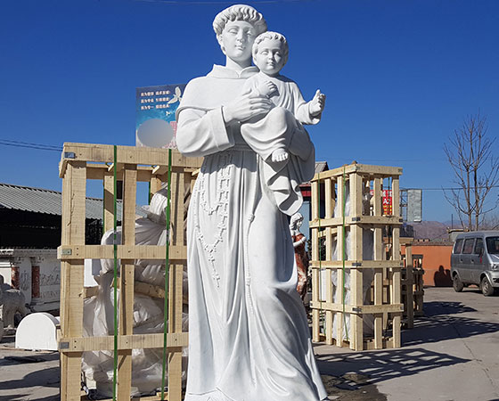 white outdoor St Anthony statue