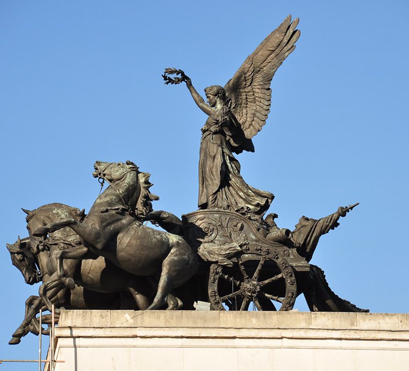 quadriga statue (2)