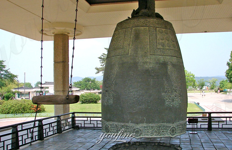 bronze giant bell (4)