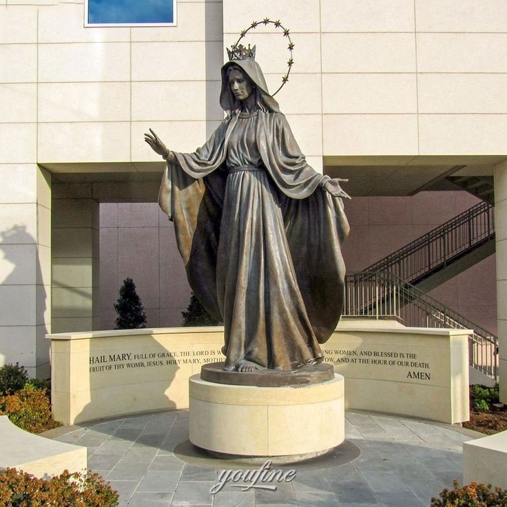 mary queen of heaven statue (6)