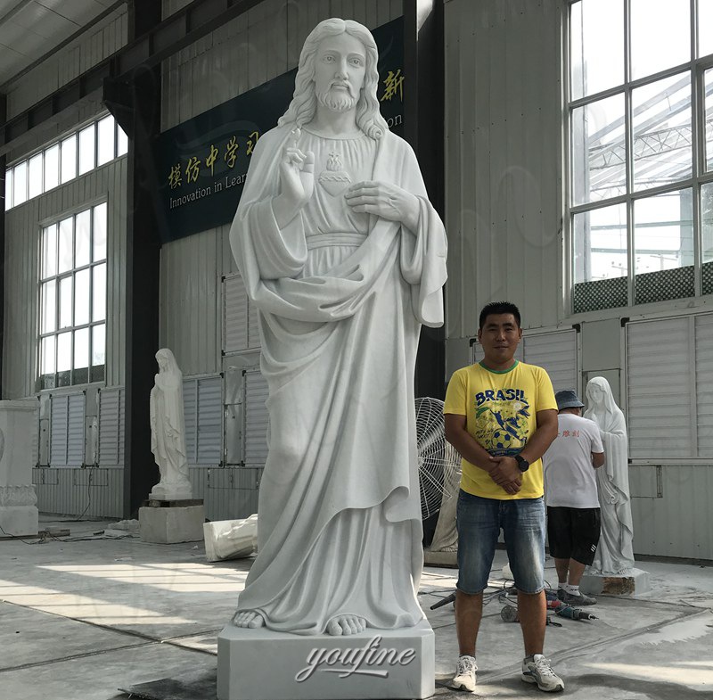 Sacred Heart of Jesus Statue