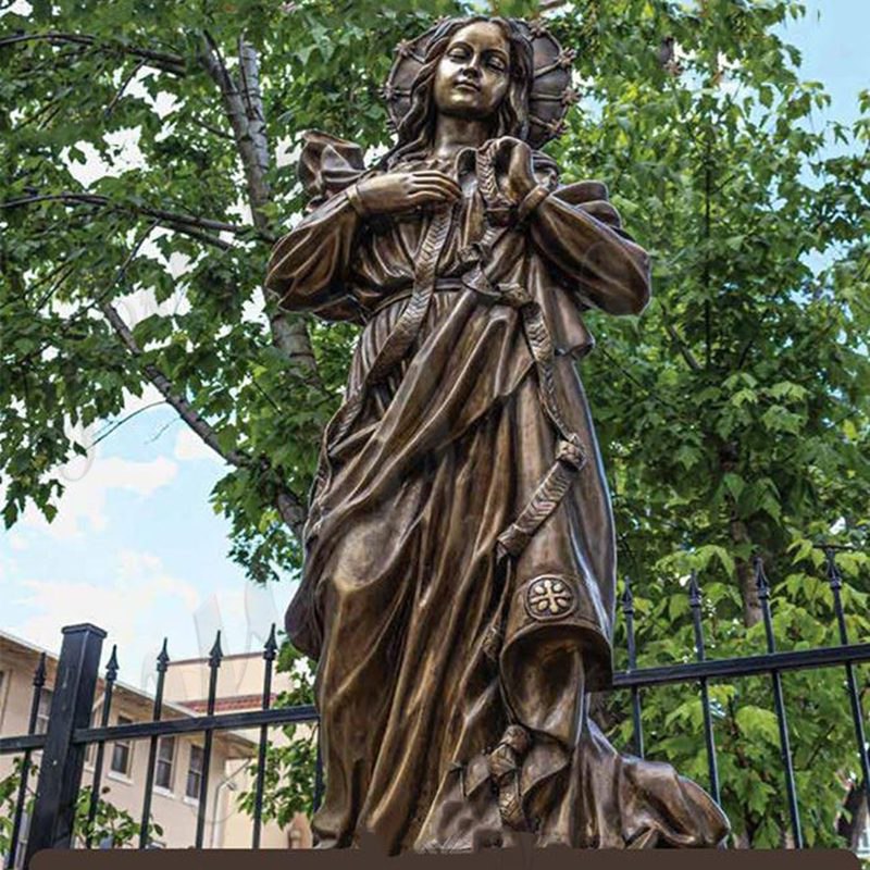 he Statue of Mary Untying the Knots