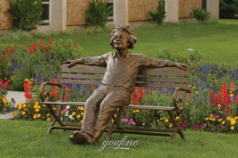 albert einstein bronze statue