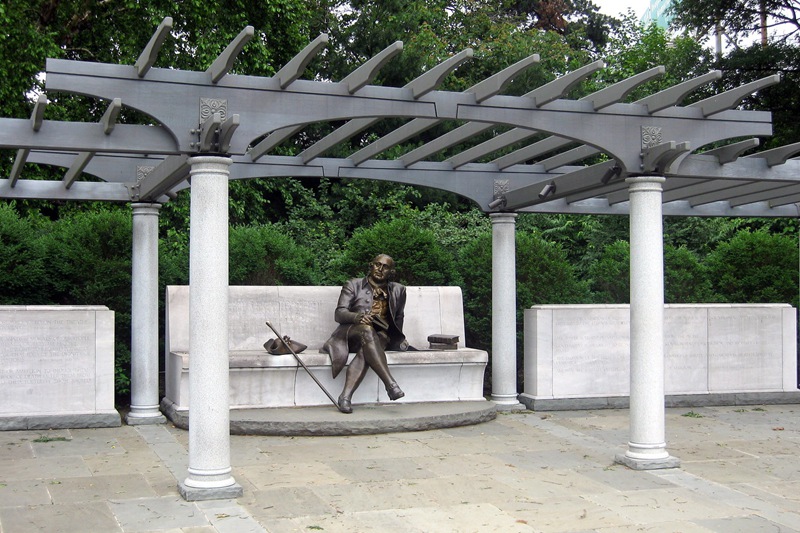 bronze George Mason sculpture