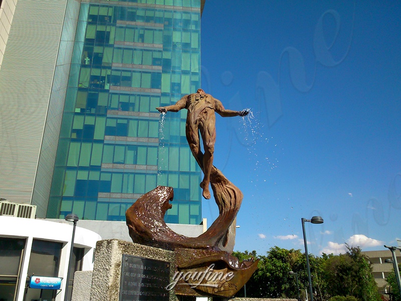 falling man statue