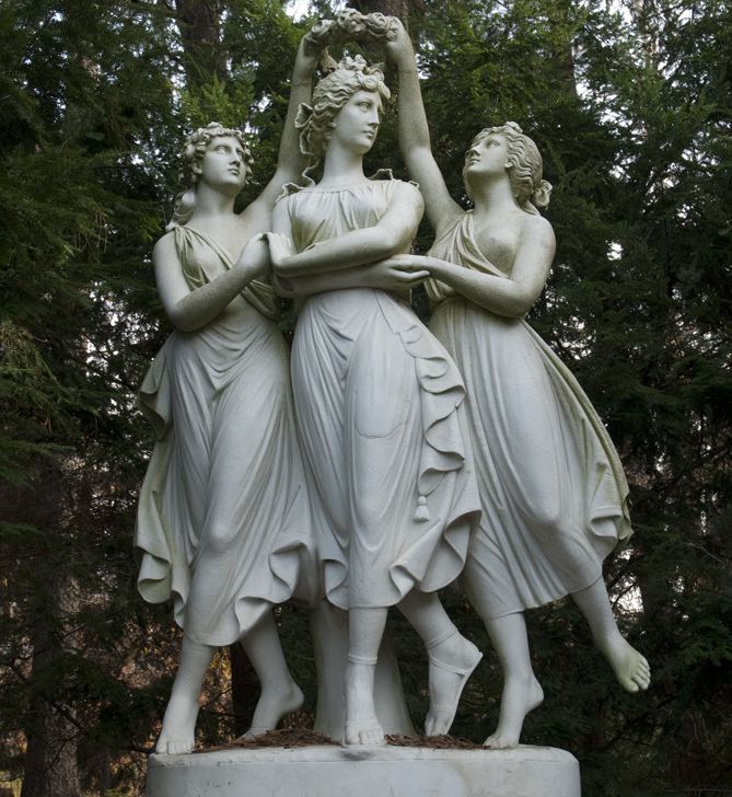 the-three-graces-statue.