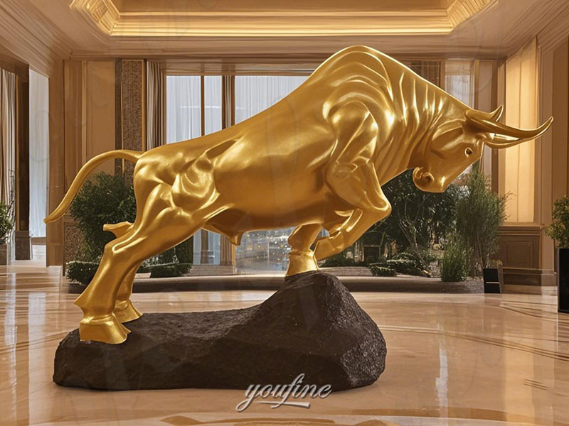 golden bull sculpture (1)