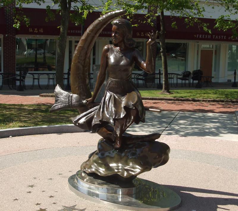 Bewitched Statue in USA