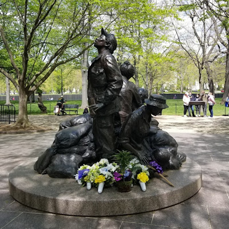 Vietnam Nurses Memorial Statue